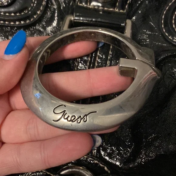 Guess purse - Picture 2 of 7